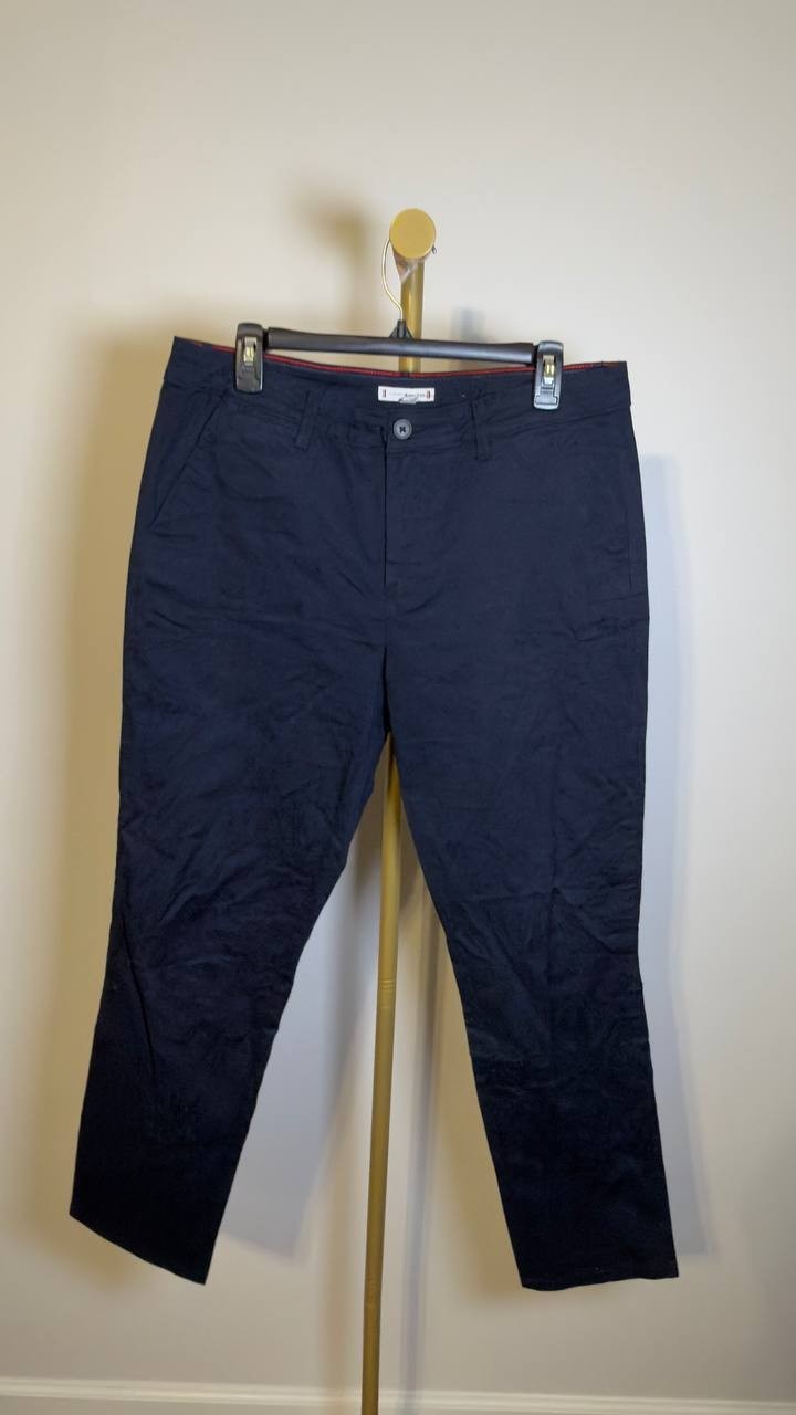 Tommy Hilfiger Women’s Slim Fit Chino Navy Size 10 Pre‑Owned Good $79.50