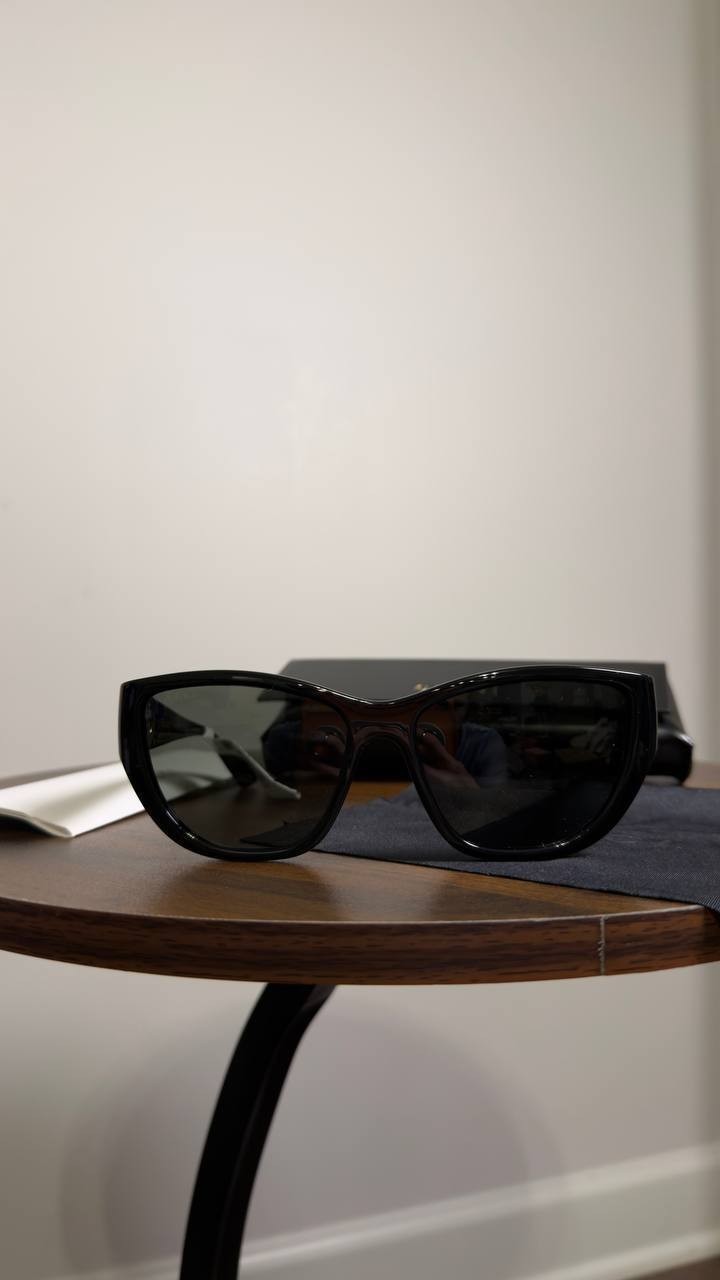Gucci  GG2122S 001  Black  Sunglasses  NWT  $460