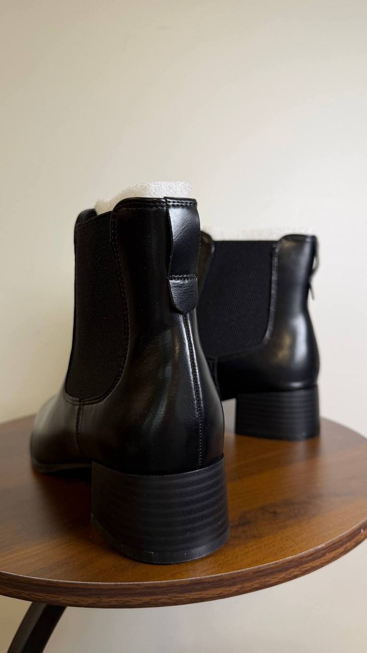 Journee Collection Chayse Bootie Black Women’s 8M Vegan Chelsea Pull‑On NWB $108
