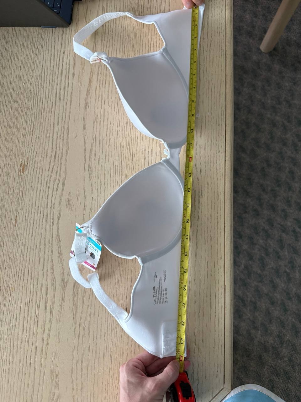 Vanity Fair Women’s Radiant Back Smoothing Underwire Bra – Style 75312 Size 34D