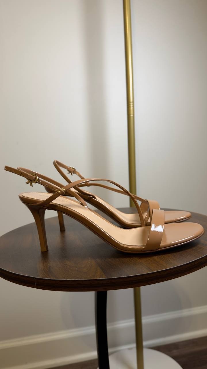 Gianvito  Rossi  Manhattan  70  Leather  Toe  Sandals  Natural  38.5  New  $945