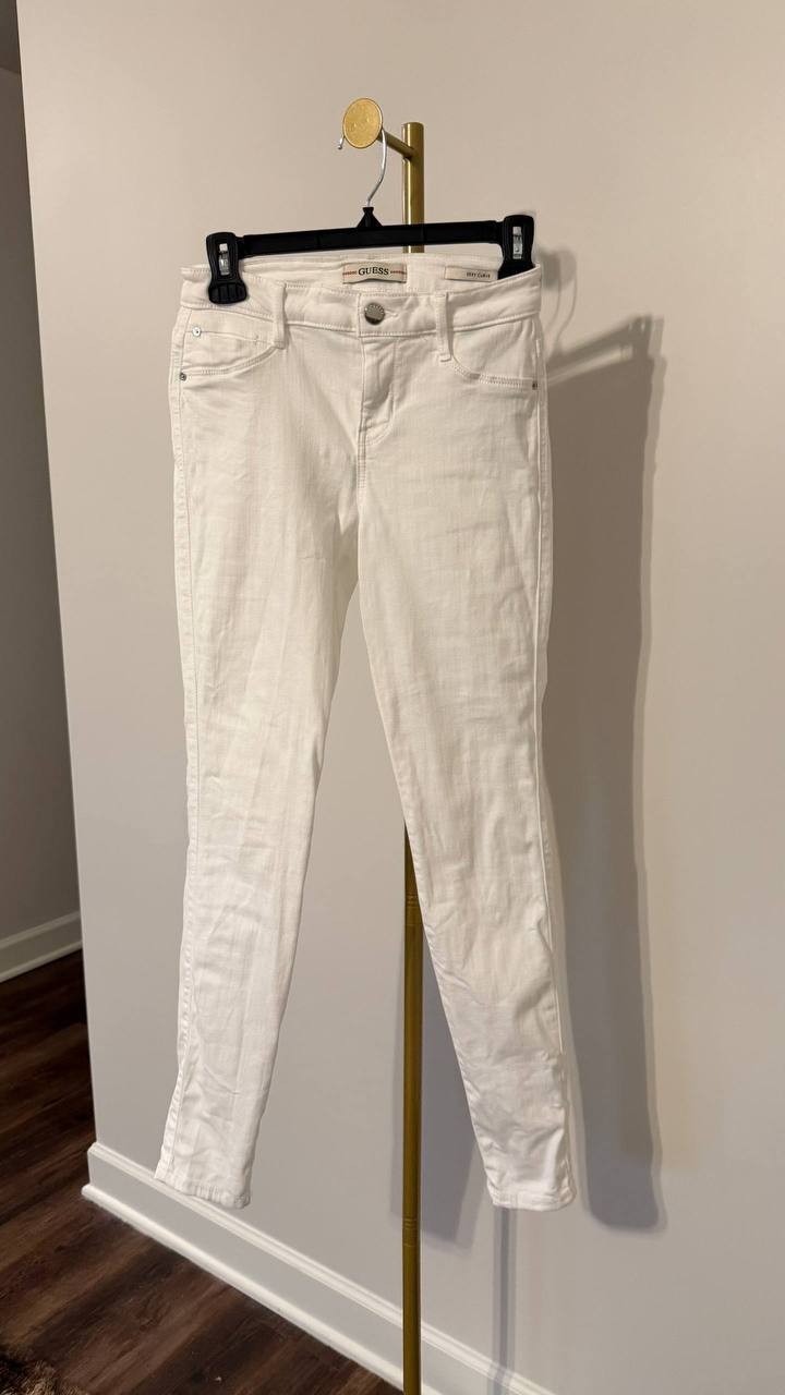 GUESS Sexy Curve Skinny Jeans Optic White 24RG Excellent Pre‑Owned msrp$98