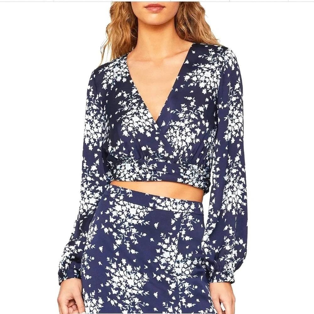 BCBGMAXAZRIA Women’s Floral Tie‑Front Long Sleeve Crop Top Blue Multi S NWT $158