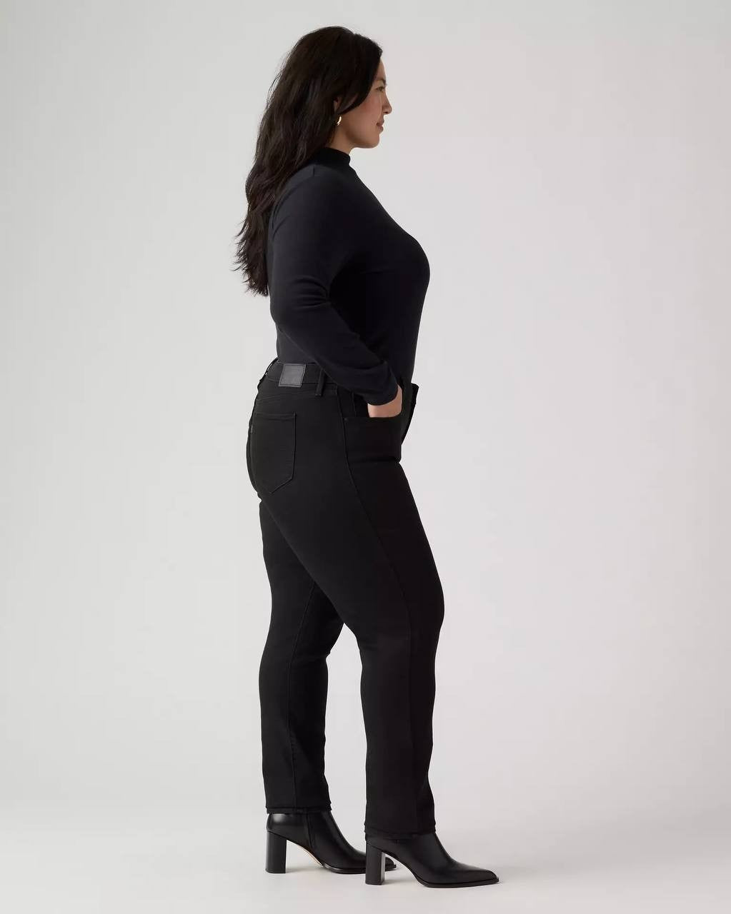 Levi’s 311 Shaping Skinny Jeans Plus Size Soft Black 24W NWT $74.95