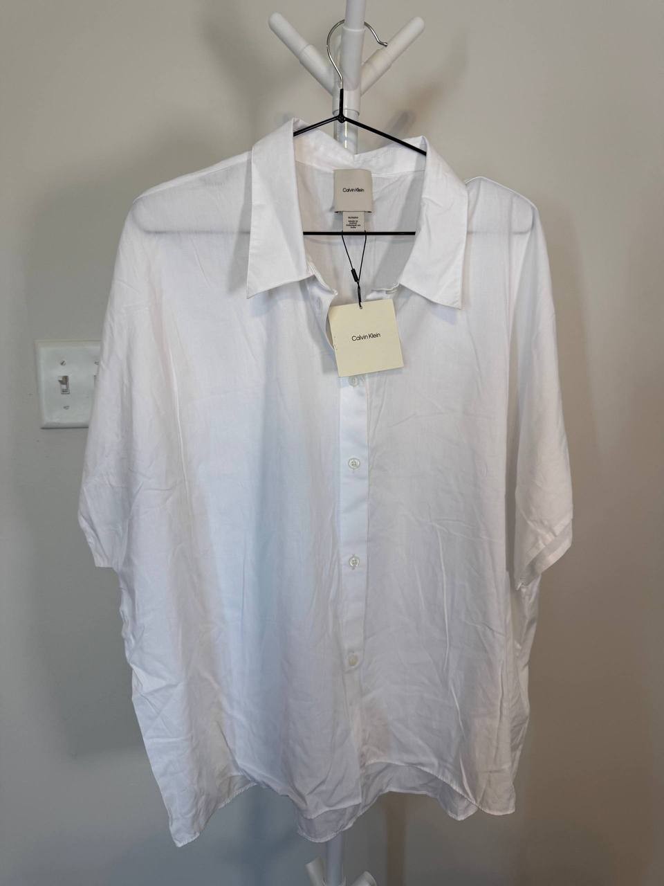 Calvin Klein Short‑Sleeve Button‑Up Shirt – White – Size XL – NWT – $89