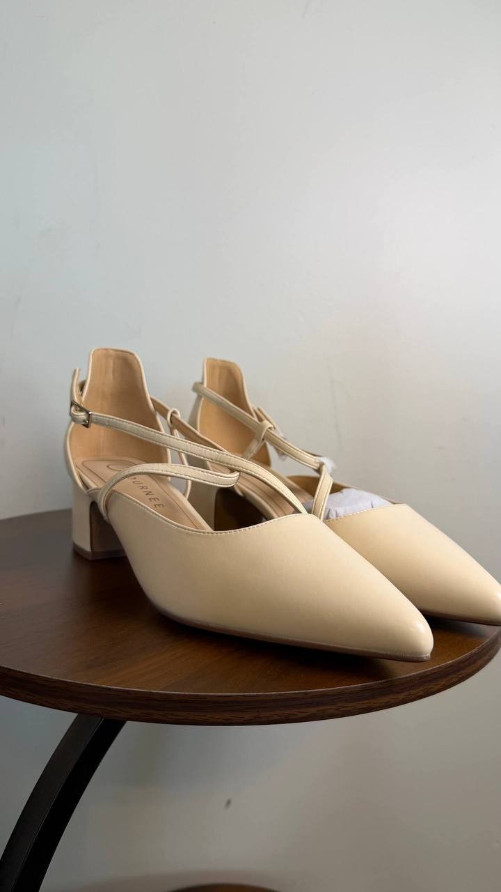 Journee Galvinn Strappy Pointed Toe Block Heel Pumps Bone 8W PU $93 NWB