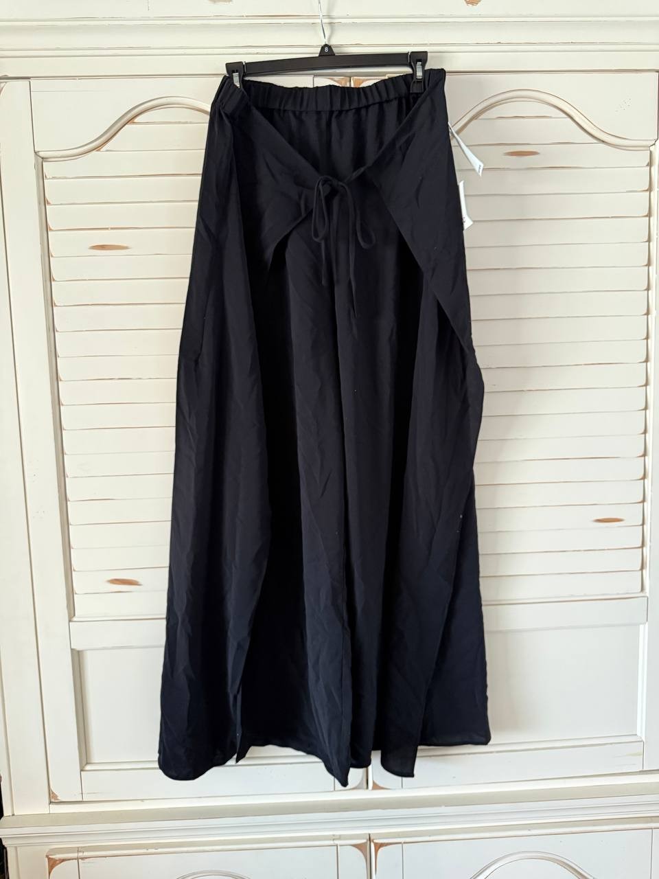 CeCe Flowy Wide Leg Side Zip Pants Black Size L NWT $89 – Chic Comfort