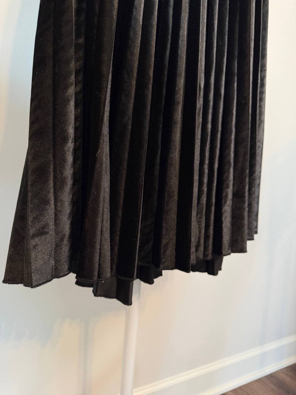 Anne Klein Pull‑On Pleated Velour Skirt – Size XXS – NWT – $119
