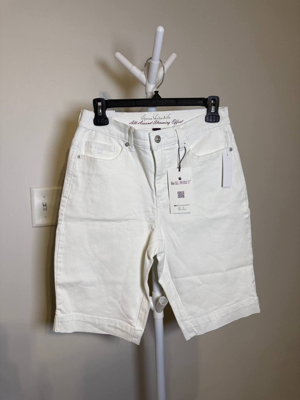 Gloria Vanderbilt Amanda Bermuda Shorts – Size 4 – NWT