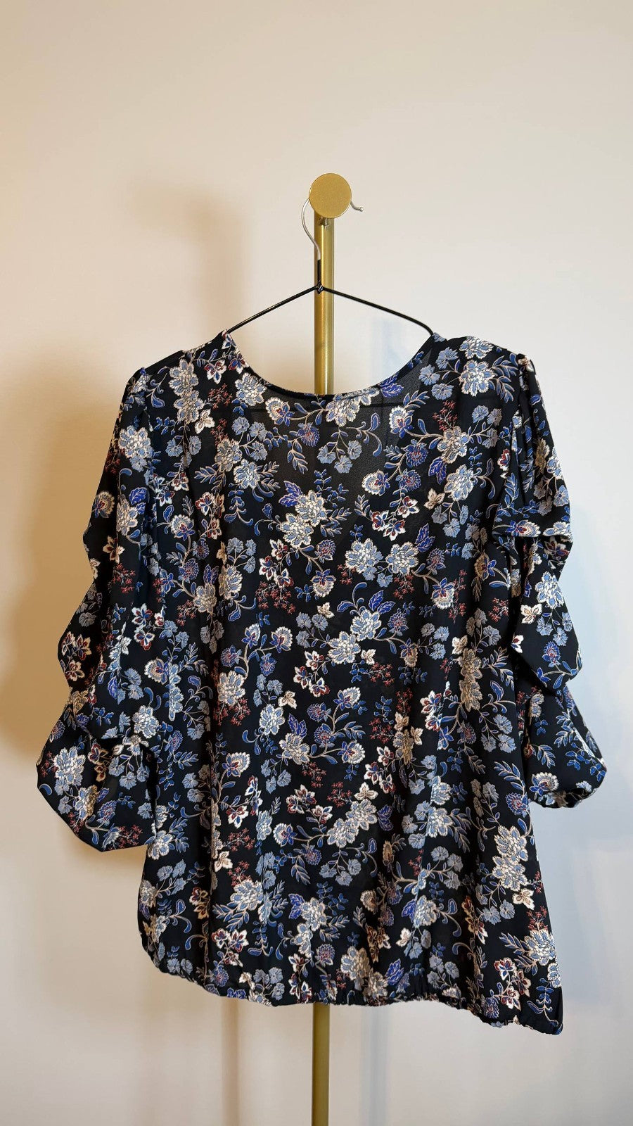 Vince Camuto Printed V‑Neck Bubble Sleeve Top French Blue $99 NWT