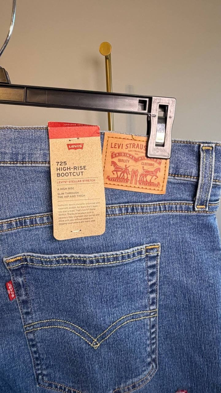 Levi’s 725 High Rise Bootcut Jeans Indigo 18W NWT $69.50