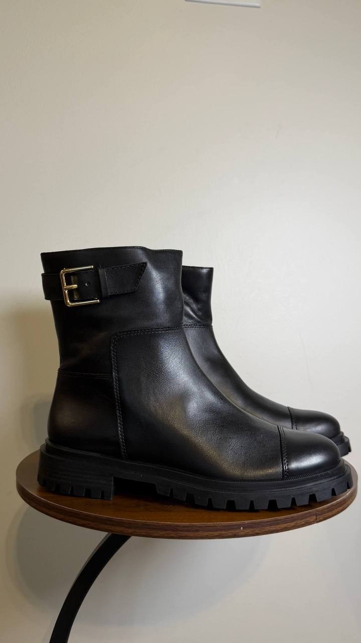 Arezzo Black Leather Booties 8B New in Box MSRP $159