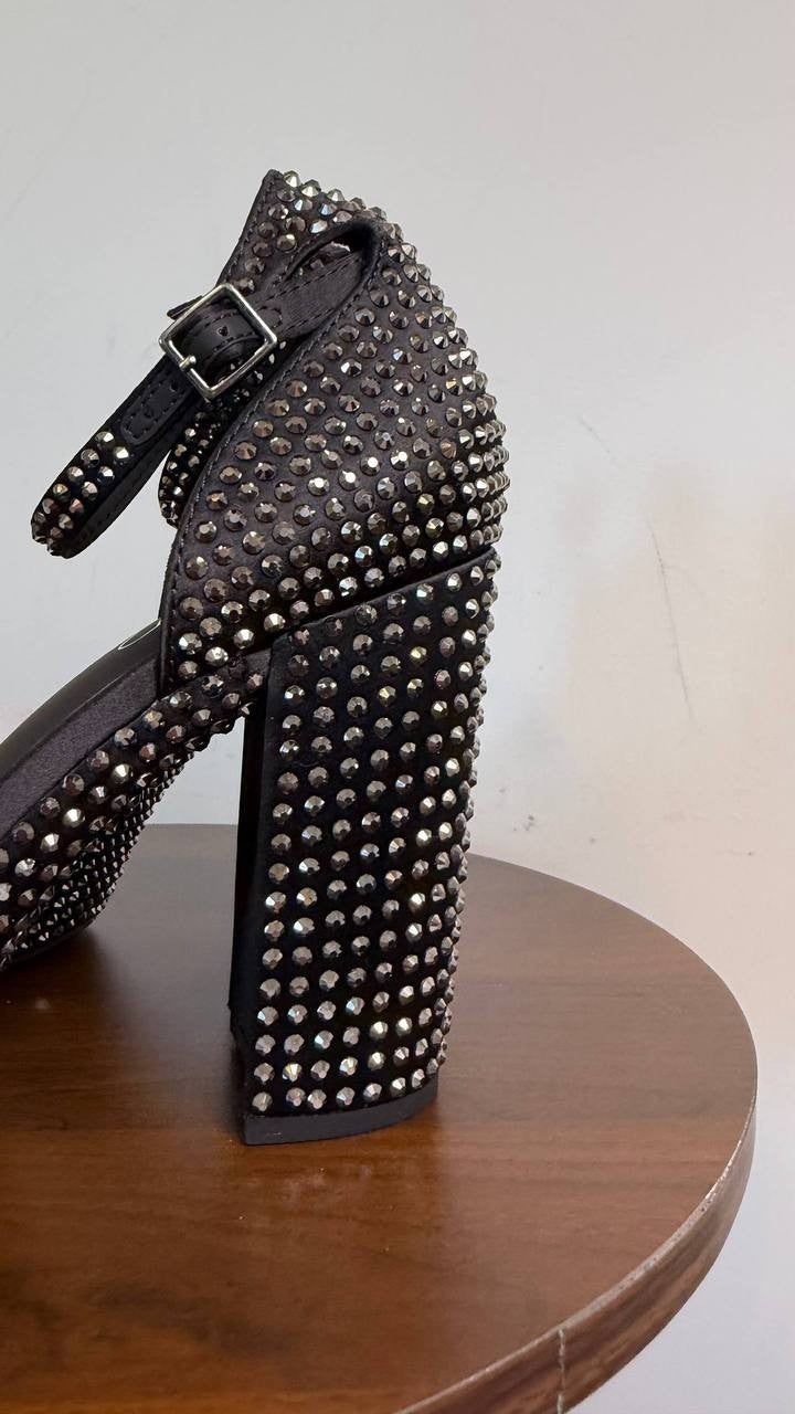 Wild Pair Hanalaur Embellished Sandals Black Bling 7.5M Man‑Made $89.90 NWB