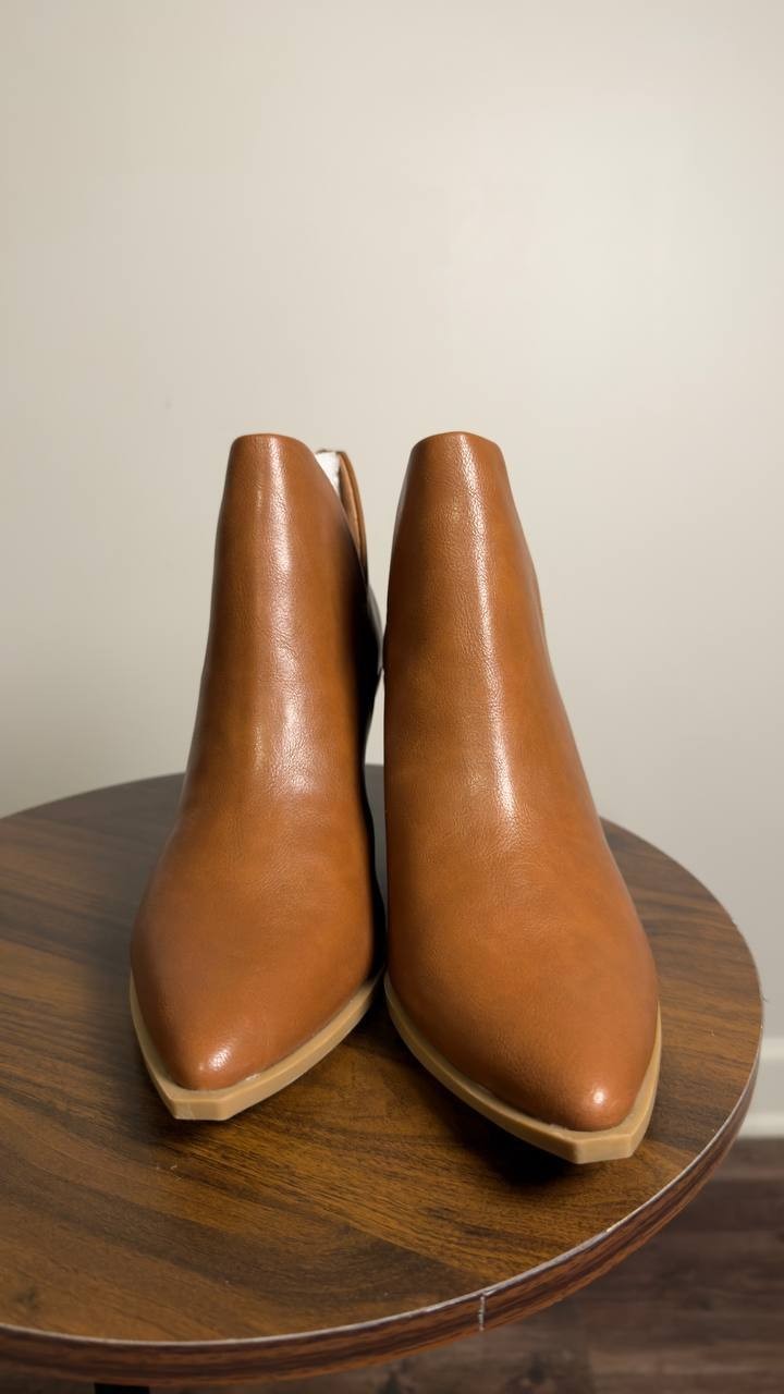 Wild  Pair  Booties  Brown  8.5M  New  $99.50