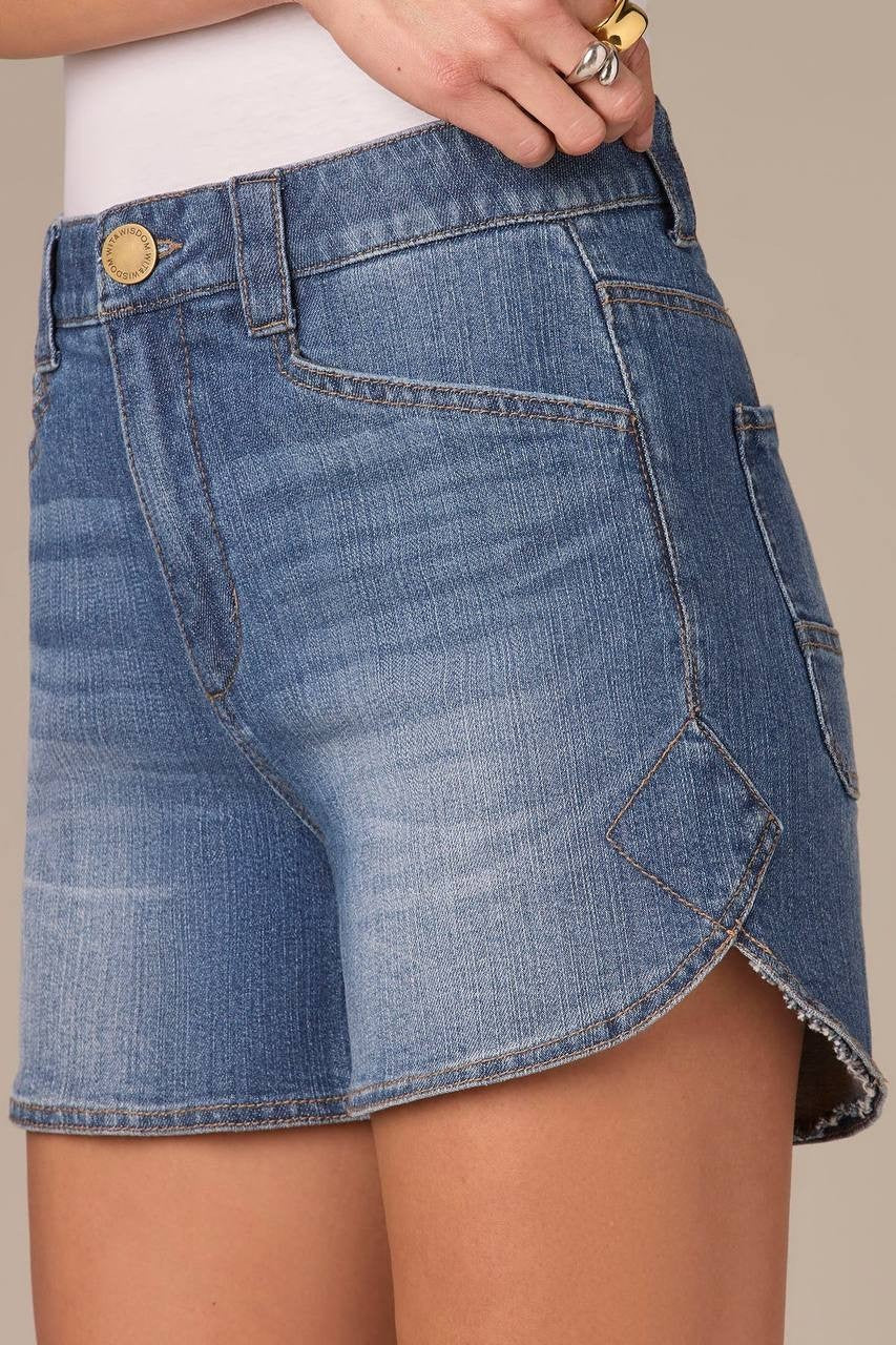 Wit & Wisdom Skyrise Dolphin Shorts Whiskering Mid Blue Size 6 NWT $68