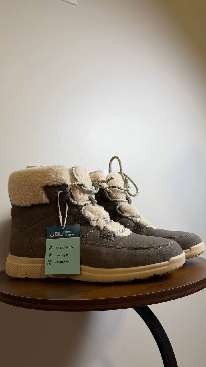 JBU Freeze Boots 8.5M Grey Suede Round Toe Faux Shearling New In Box msrp$79