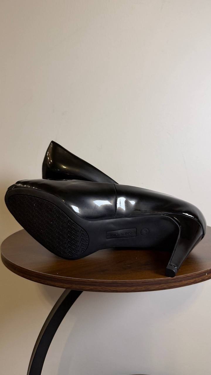 Bandolino Peep Toe Pumps 9.5W Black Faux Patent – New in Box MSRP $89