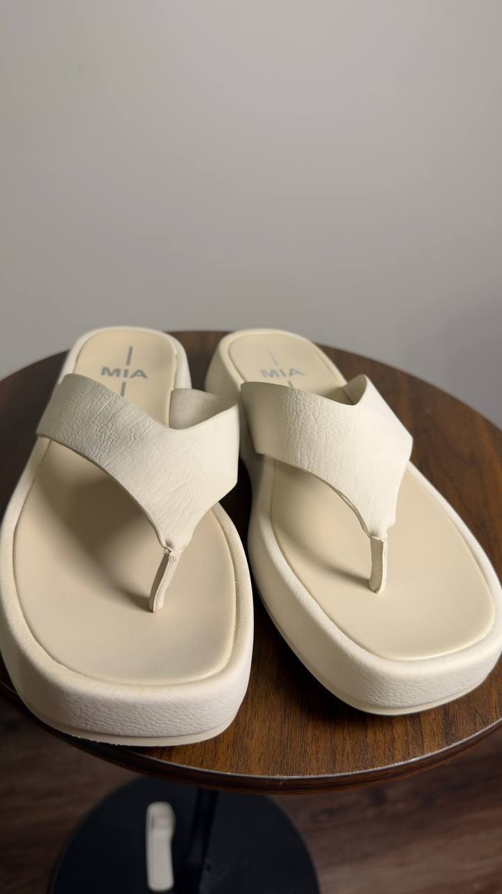 MIA  Sandals  Ecru  10M  New  $60