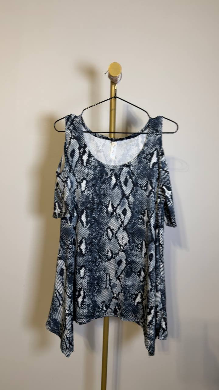 White Mark Cold Shoulder Snake Print Swing Top Gray XL NWOT $72