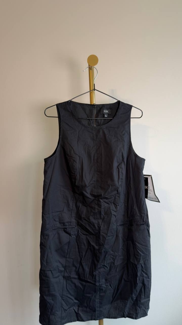 MSK Sleeveless Shift Dress Crew Neck Keyhole Back Black M NWT $69