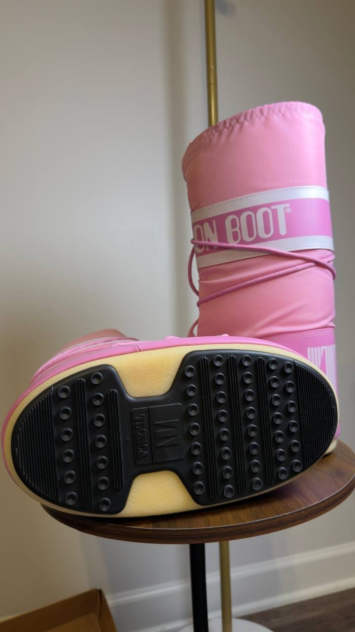 Moon  Boot  Icon  Boots  Pink  9/10.5  New  $240