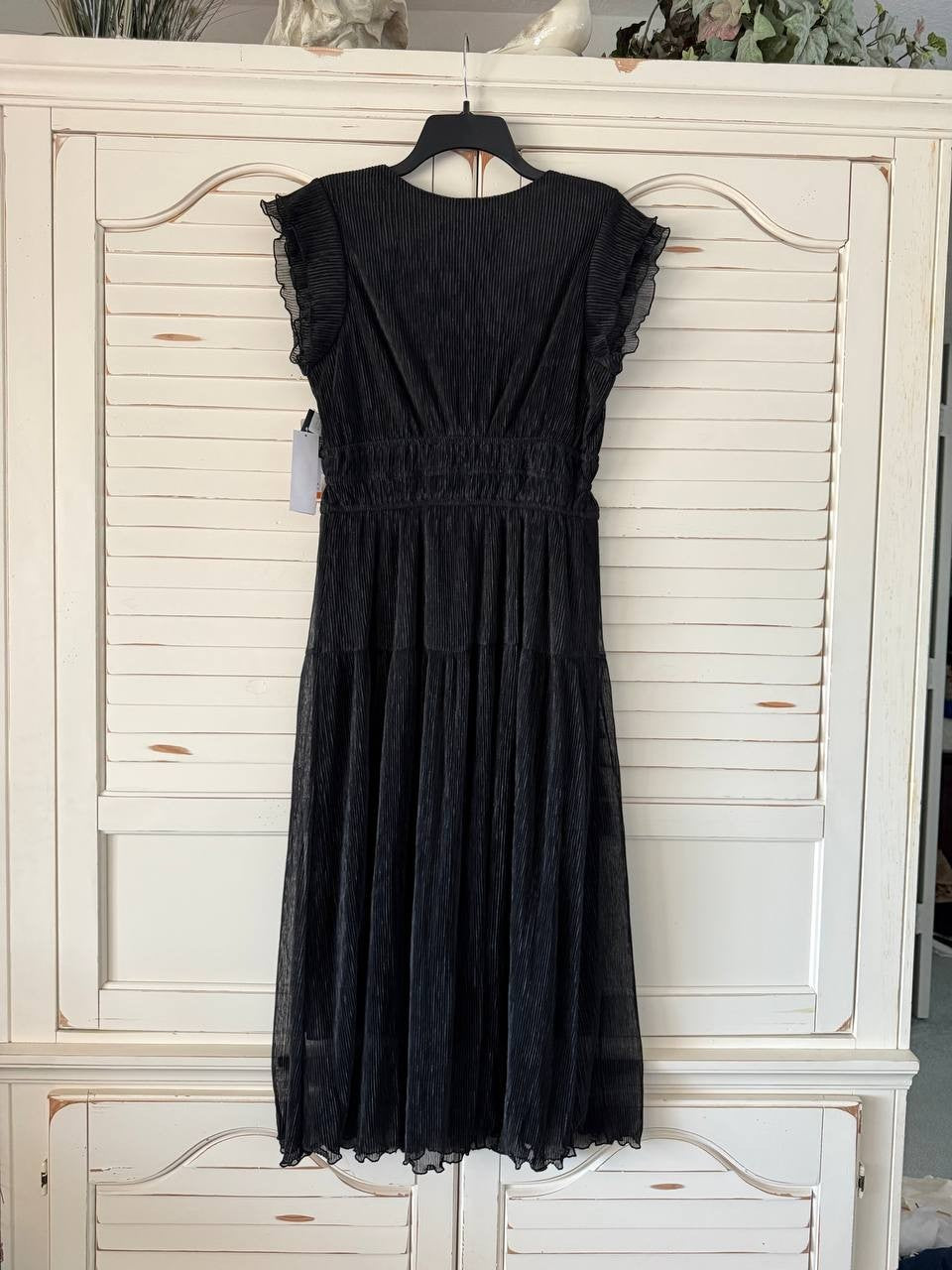 Sandra Darren Pleated Sheath Maxi Dress Black Size S NWT $99 – Elegant Chiffon