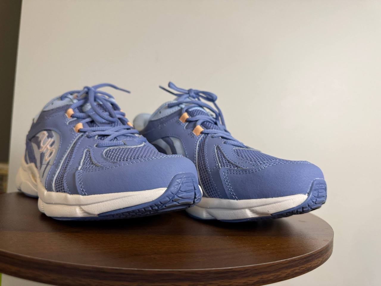 Ryka Skylift Trainers –Size 9.5W – Leather/Manmade –New in Box (Sight Sole Dirt)