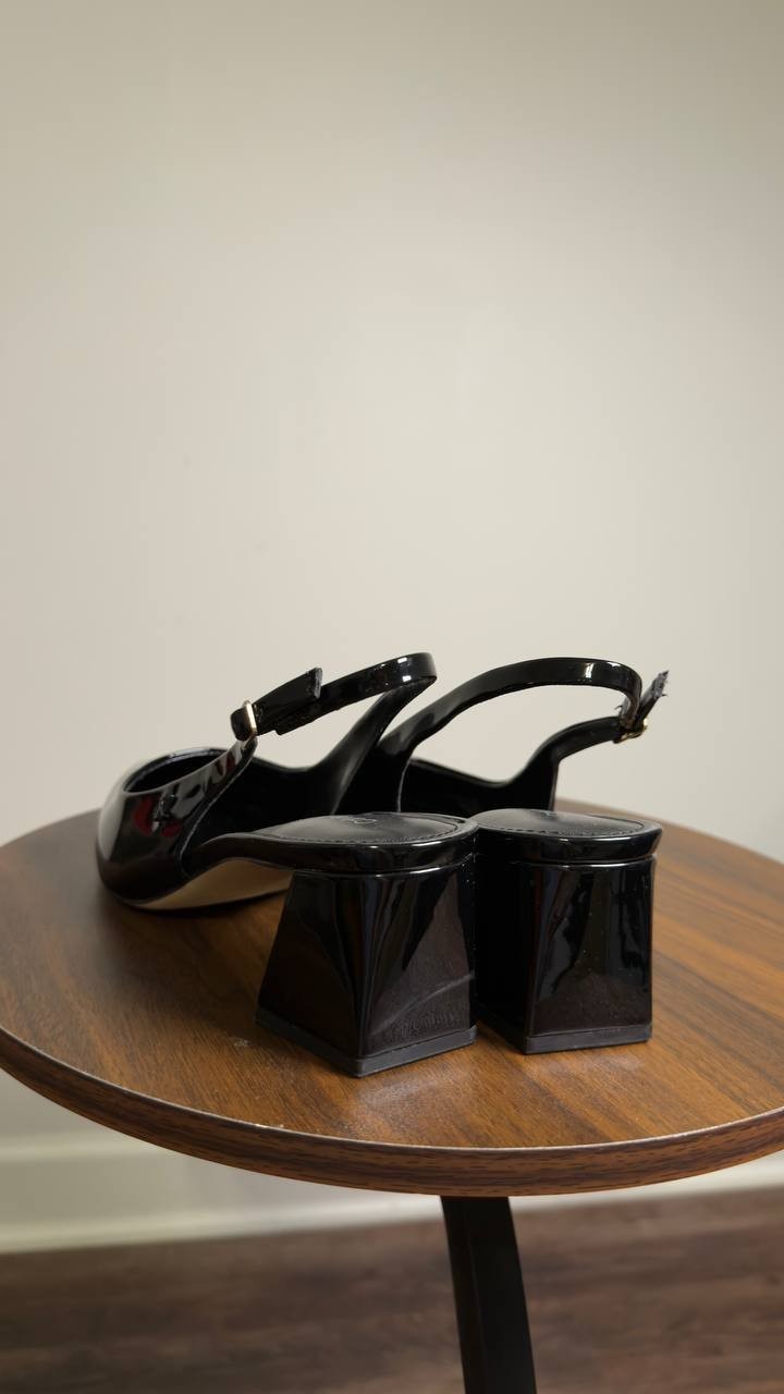 Calvin  Klein  Pointed  Toe  Pumps  Black  7.5M  New  $109