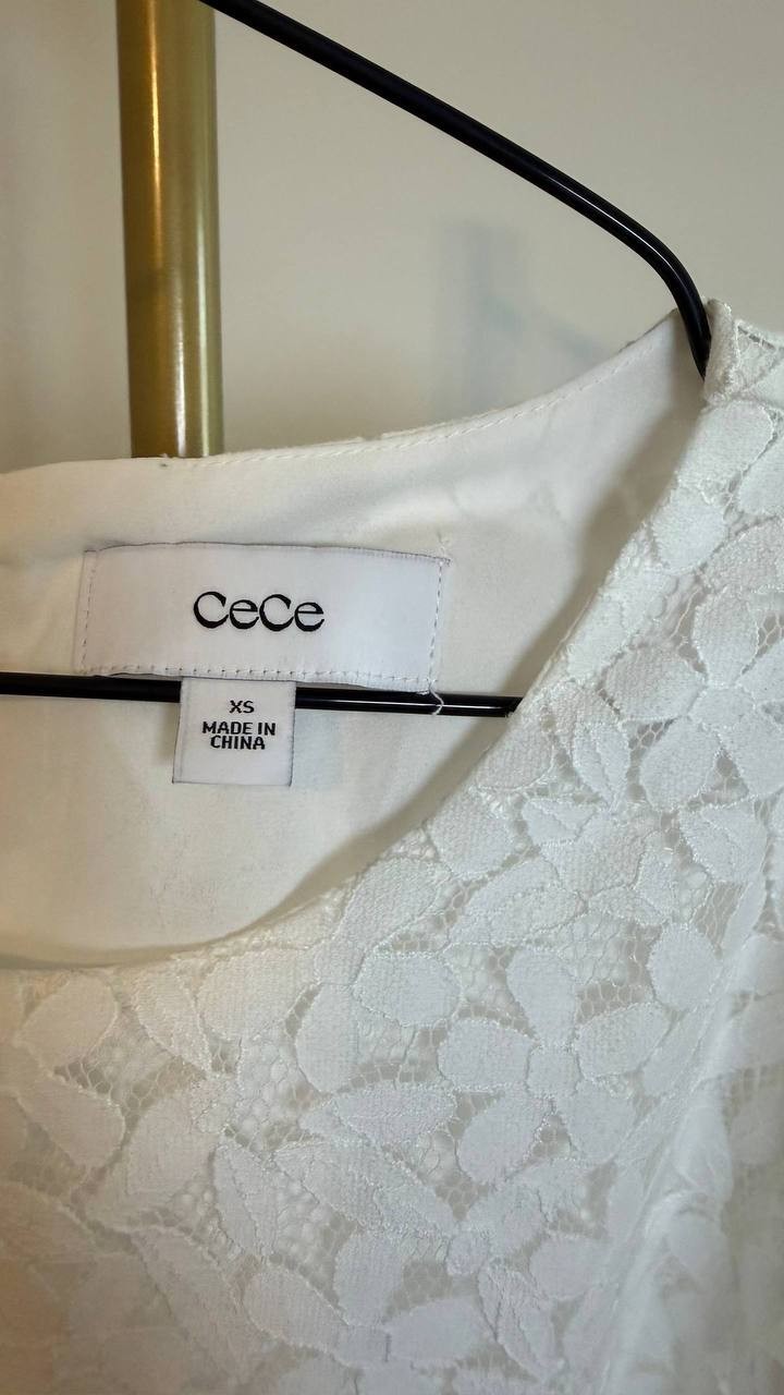 CeCe Crewneck Flutter Sleeve Lace Top White Short Sleeve Lined Size XS NWT $69
