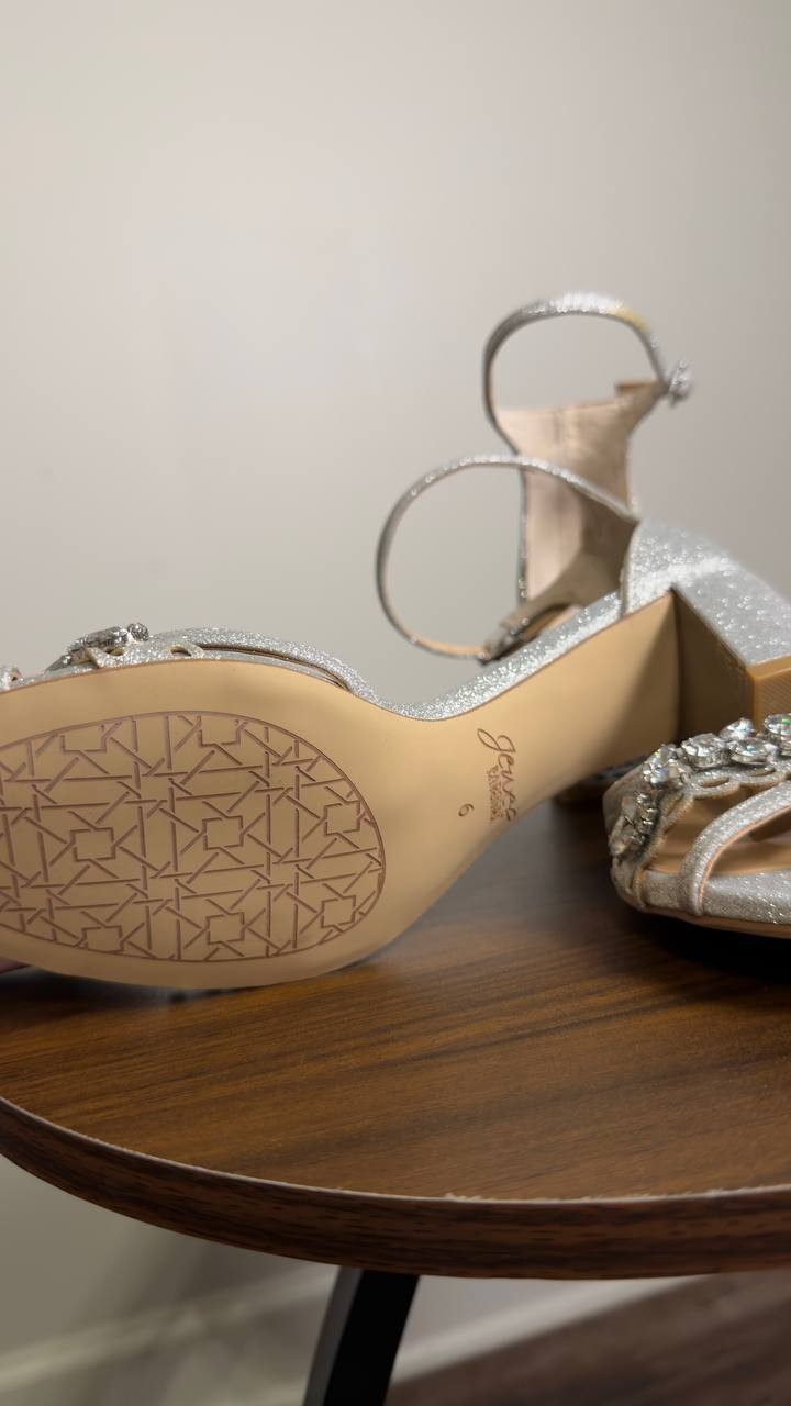 Jewel  Badgley  Mischka  Evening  Sandals  Silver  Glitter  6  New  $99