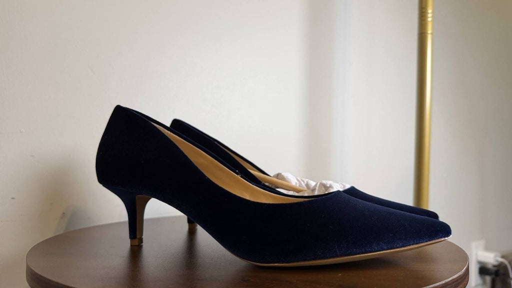 Jewel Badgley Mischka Enola Velvet Kitten Heel Pumps Navy Women’s 8 NWB $99