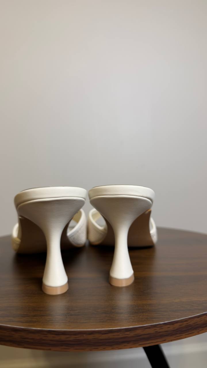 Guess  Dress Sandals  Ivory  8M  New  $99