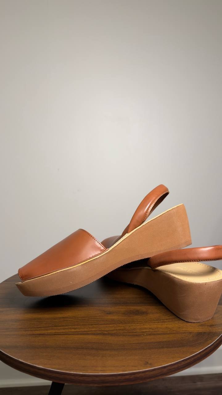 Reaction  Kenneth  Cole  Wedge  Sandals  Luggage  10M  New  $59