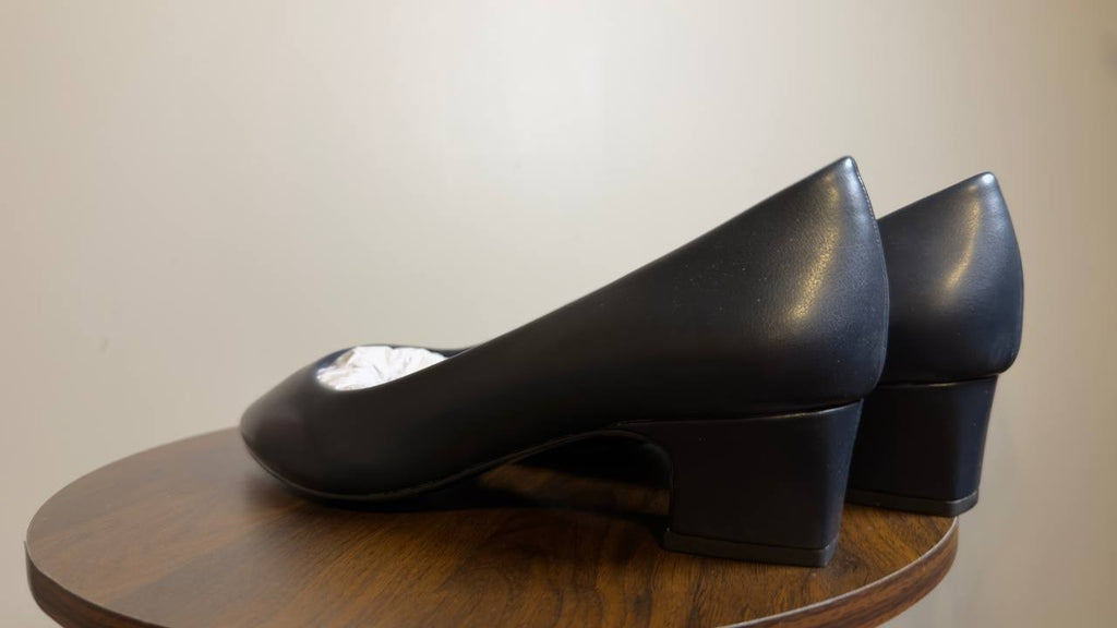 Easy  Street  Kitten  Heel  Pumps  Navy  9W  New  $70