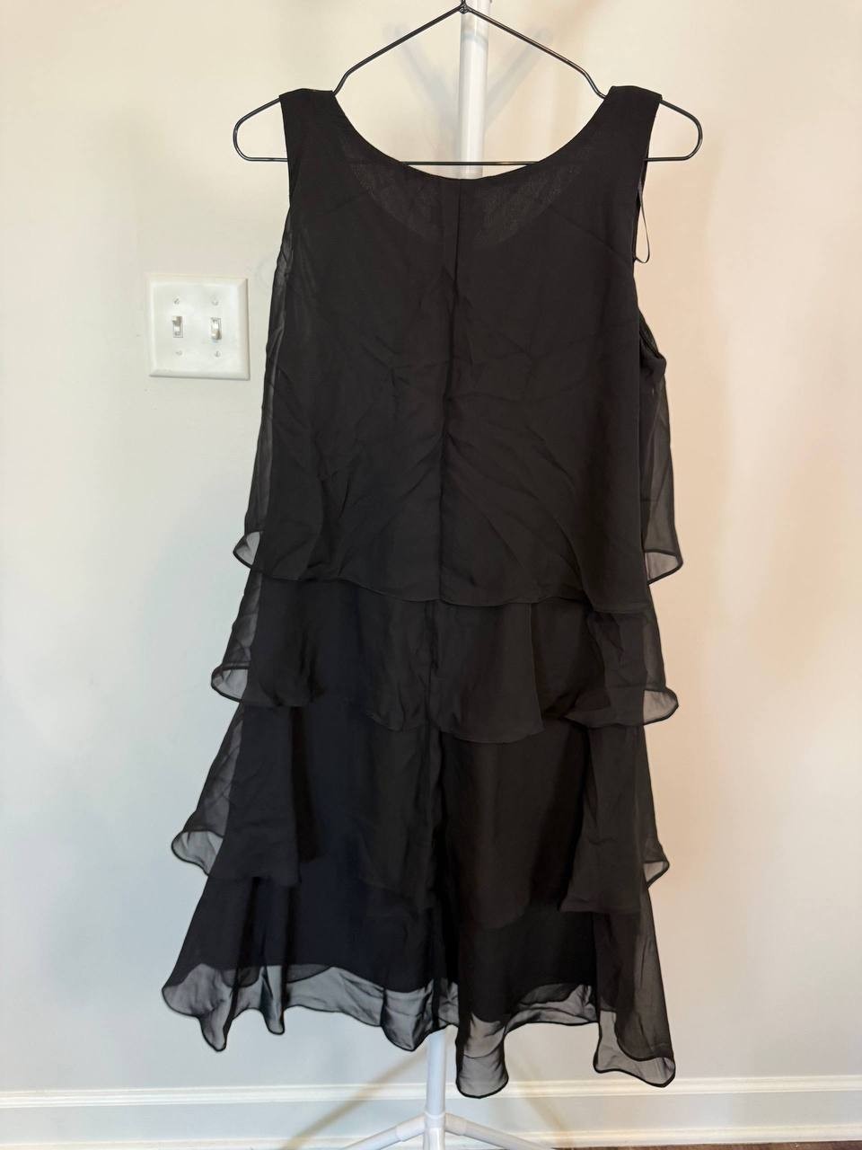 SLNY Tiered Chiffon Dress – Size 8 – NWT – $99