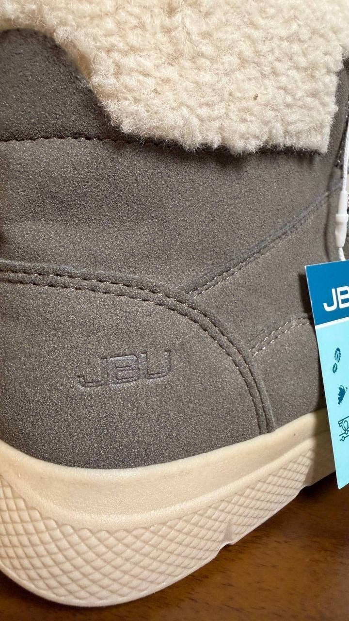JBU Freeze Boots 8.5M Grey Suede Round Toe Faux Shearling New In Box msrp$79