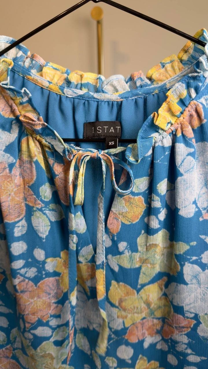1.STATE Floral Tie‑Neck Short Flutter‑Sleeve Blouse Blue XS NWT $79