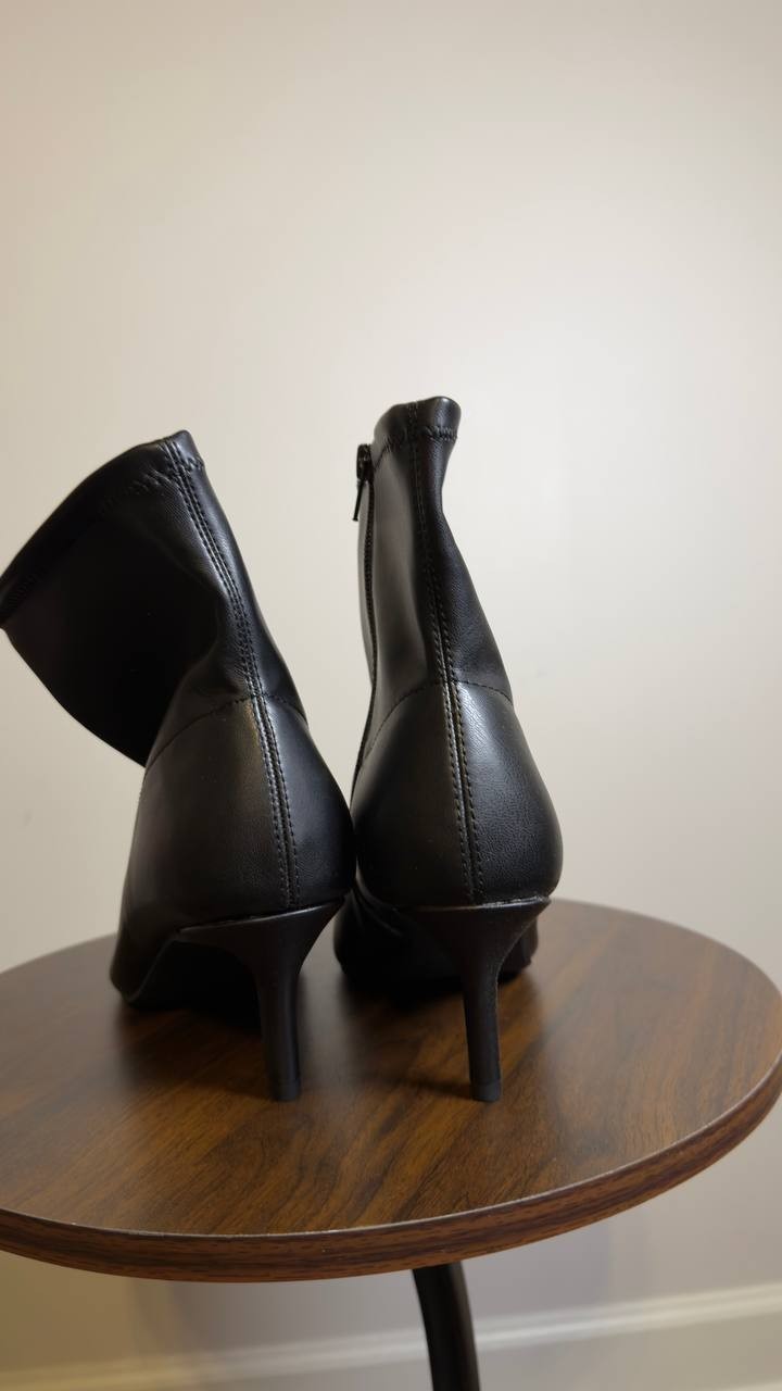 Wild  Pair  Heeled Booties  Black  8M  New  $69.90