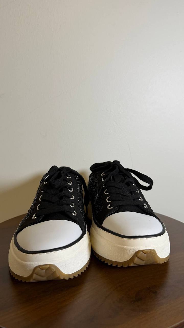 Wild Pair Women’s Sneakers 7M Black Fabric – New in Box MSRP $69.90