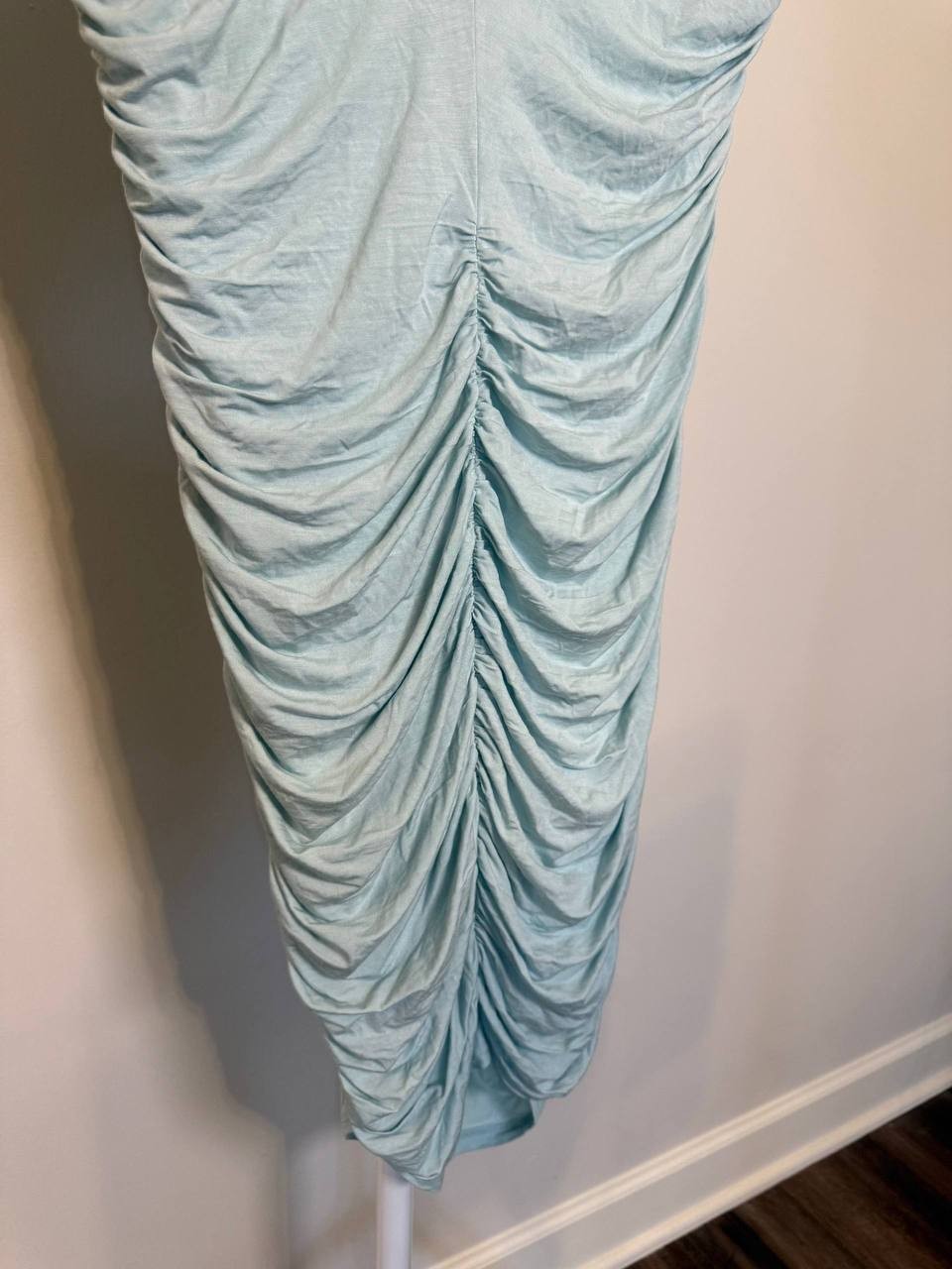 GUESS Nathaly Ruched Bodycon Dress – Size M – NWOT – $108 – Minor Flaw