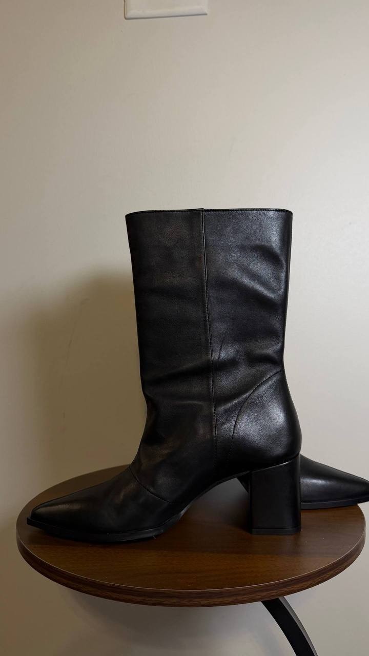 Vince Camuto Lorrys Boots 7.5M Black Leather Almond Toe Block Heel NIB$199