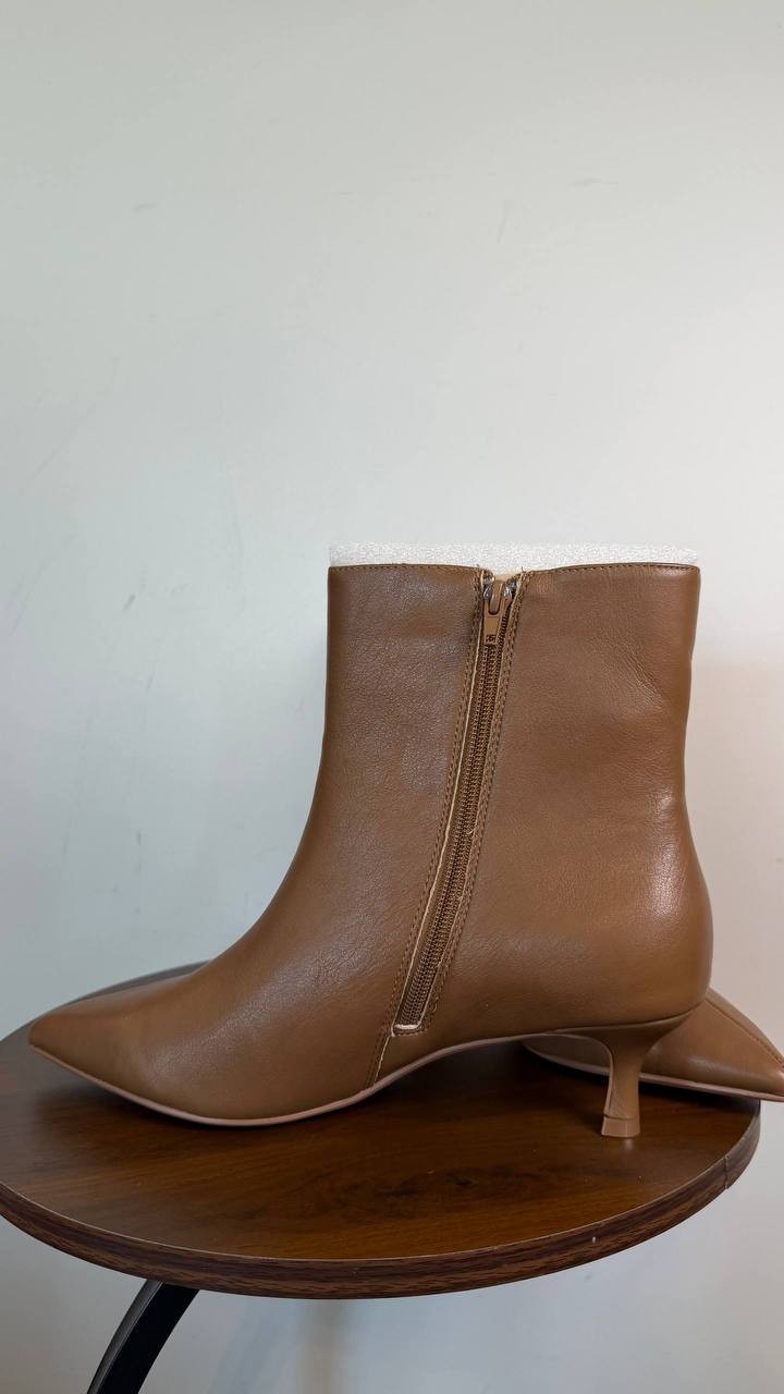Journee Collection Arely Women’s Pointed Toe Booties Brown 10M Vegan Leather $10