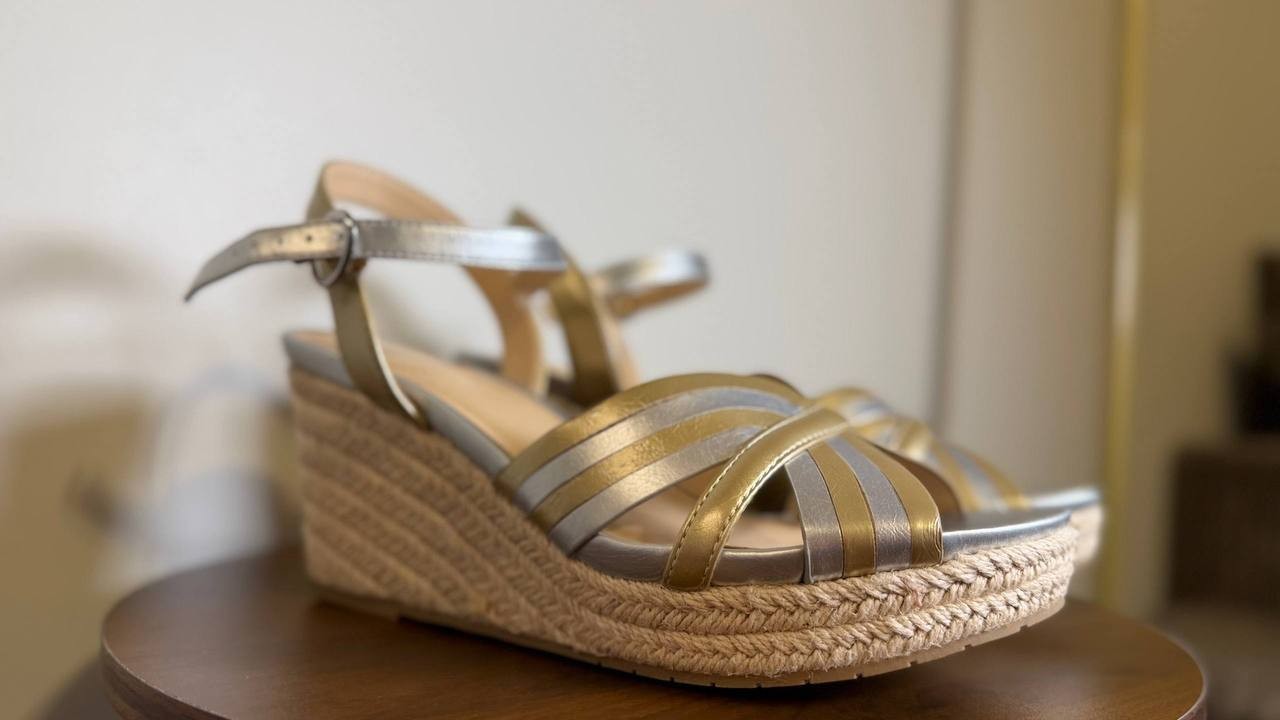 Kenneth Cole Reaction Metallic Wedge Sandals 8.5M New in Box  MSRP 89$