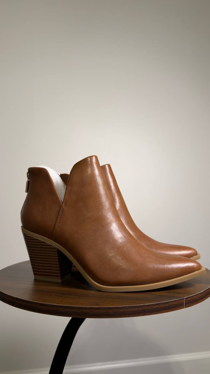 Wild  Pair  Booties  Brown  8.5M  New  $99.50
