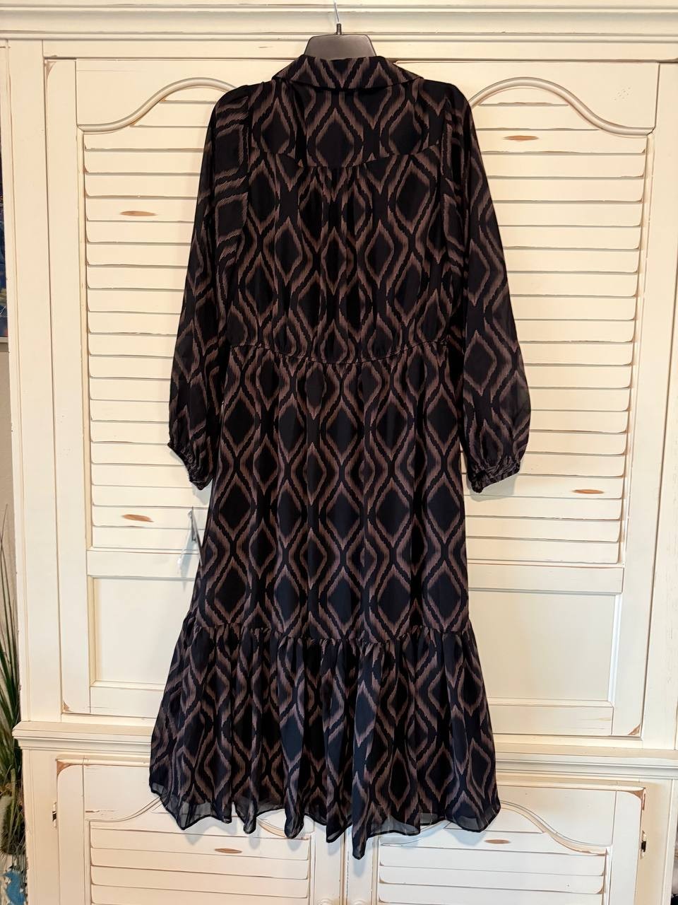 Sandra Darren Tiered Long Sleeve Chiffon Shirtdress Black Size M NWT – Elegant
