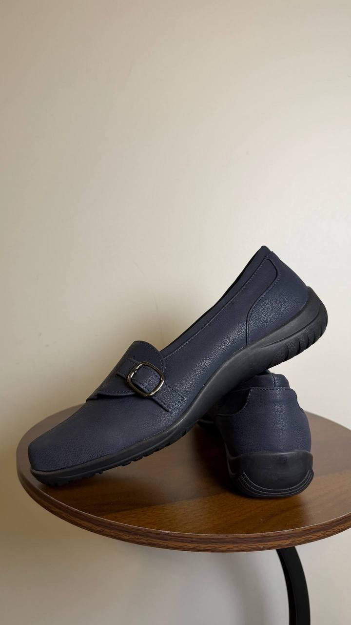 Easy Street Cinnamon Slip‑Ons 9 Navy Faux Leather Square Toe Comfort NIB msrp$60