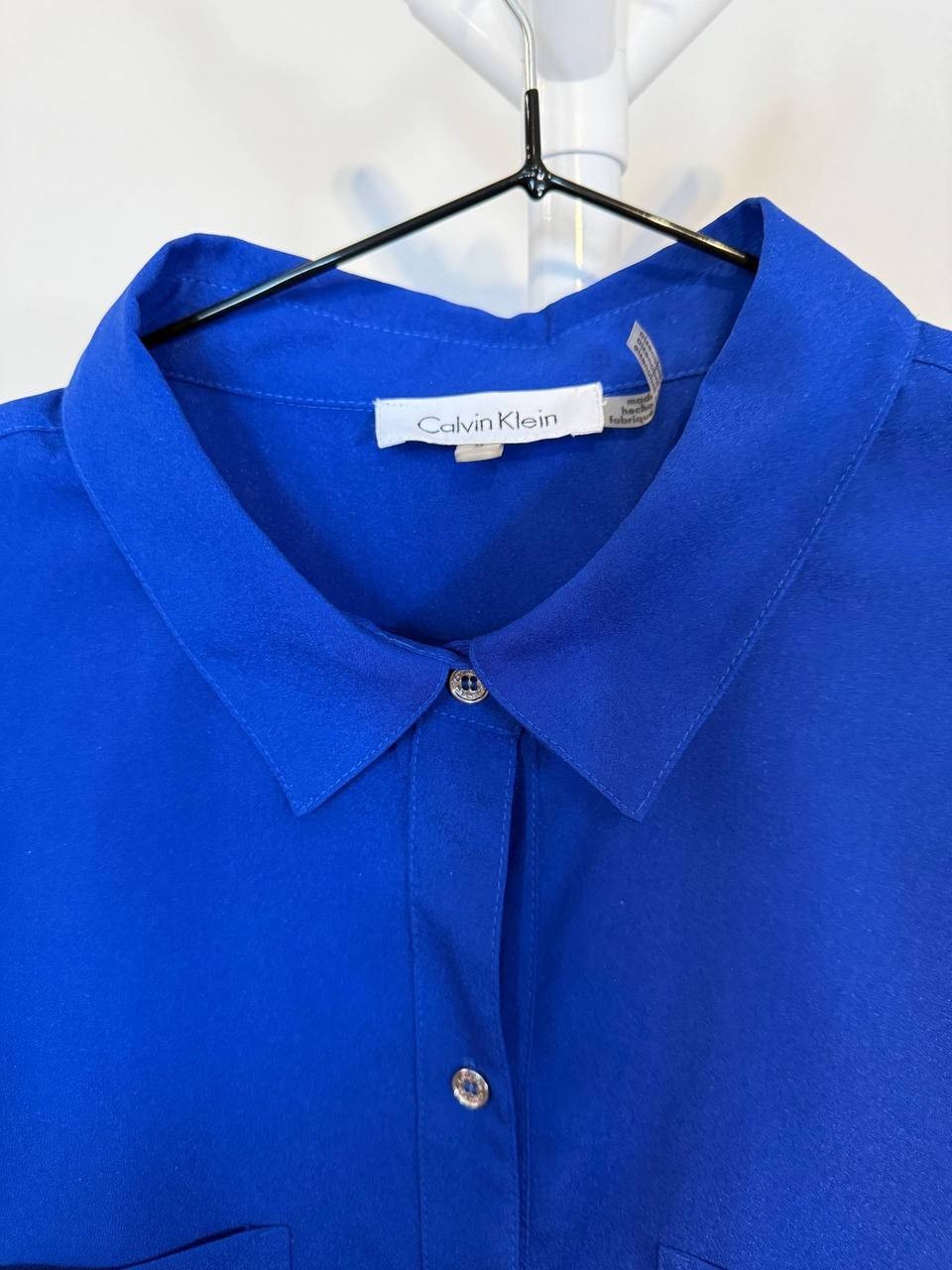 Calvin Klein Cold‑Shoulder Button‑Down Blouse – Size M – NWOT – $70