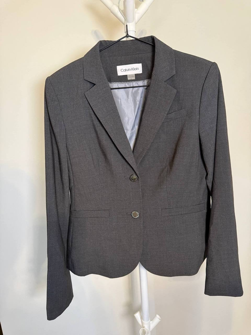 Calvin Klein Two‑Button Blazer – Size 6 – NWOT