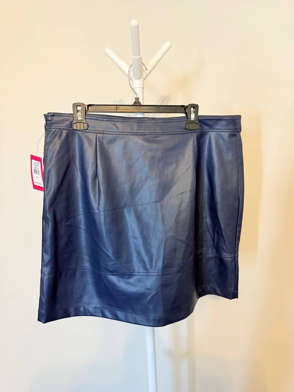 Vince Camuto Faux‑Leather Seamed Mini Skirt – Navy – Size 16 – NWT – $109