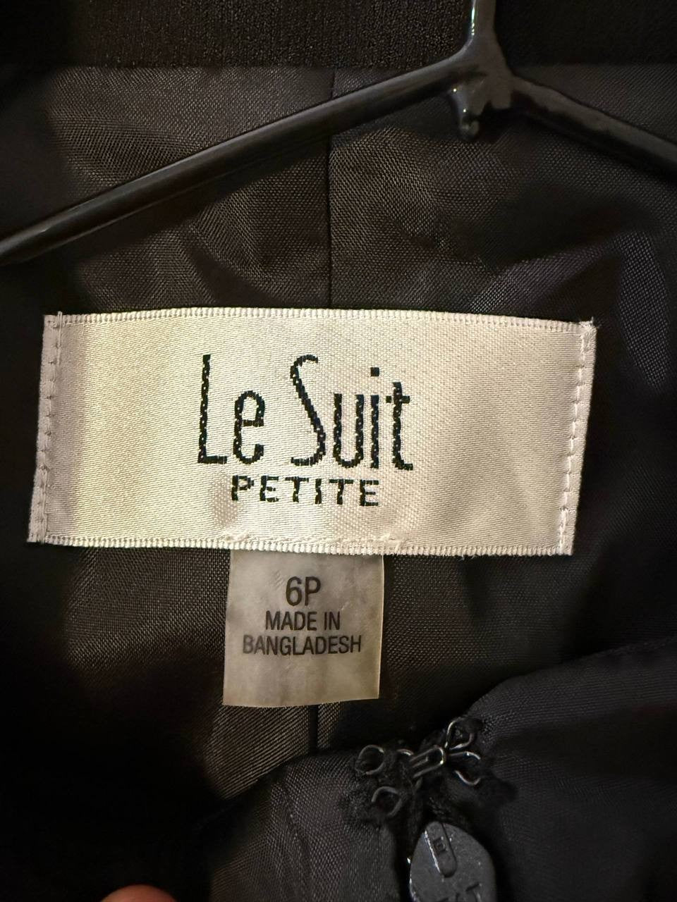 Le Suit Women’s Button Blazer Dress Suit– Black – 6P – NWT – $300